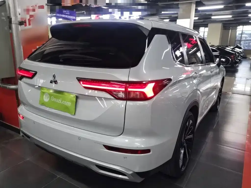 Mitsubishi Outlander 2022 из CN, фото 7