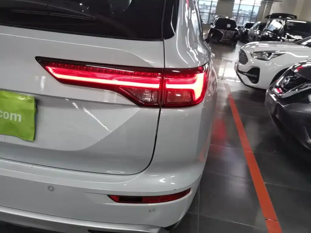 Mitsubishi Outlander 2022 из CN, фото 2