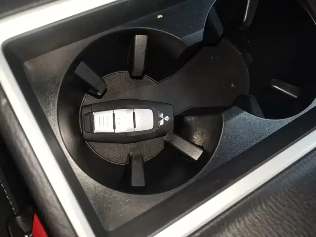 Mitsubishi Outlander 2022 из CN, фото 3