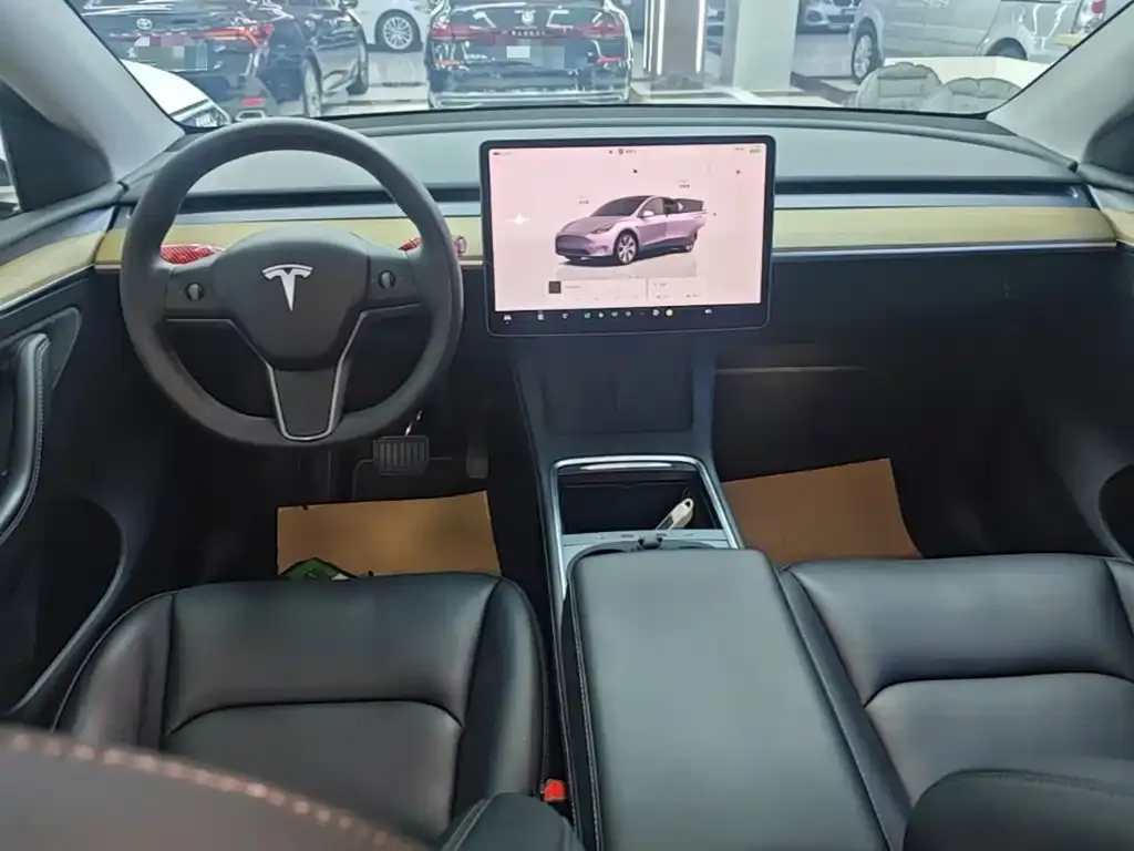 Tesla Model Y — фото 2