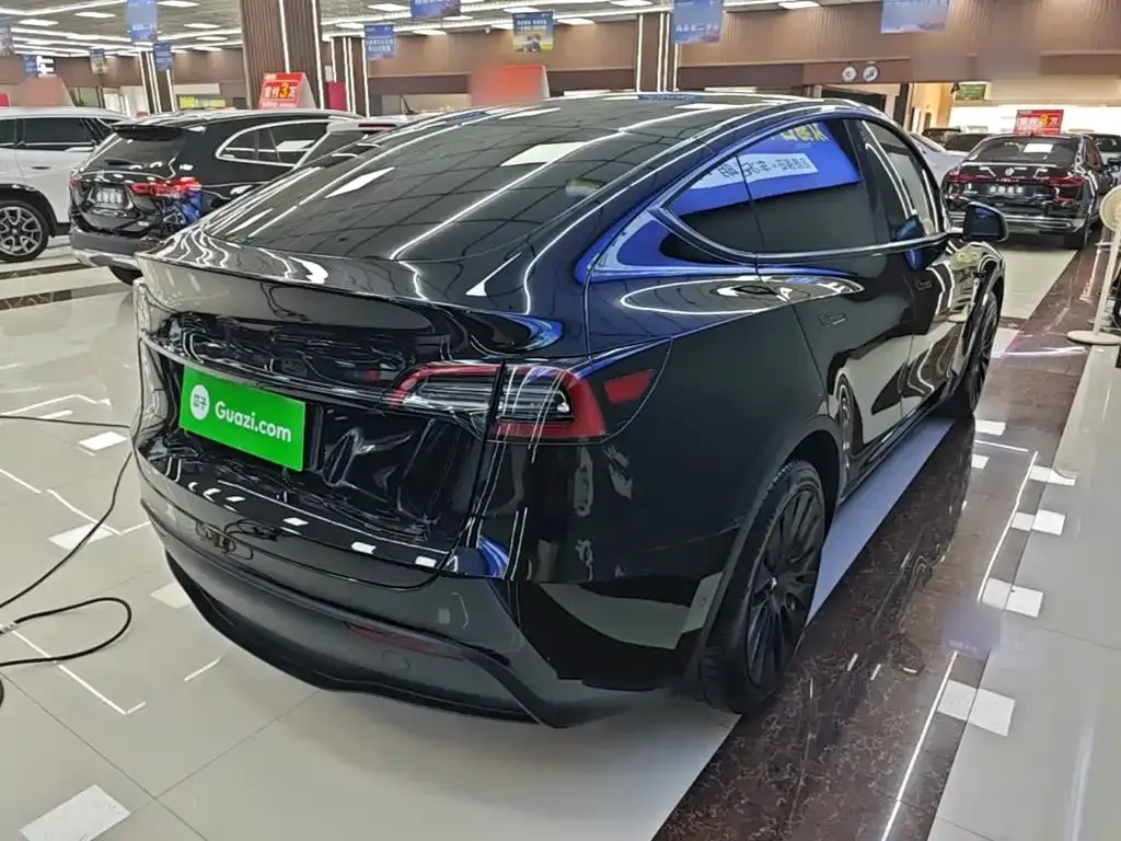 Tesla Model Y — фото 7