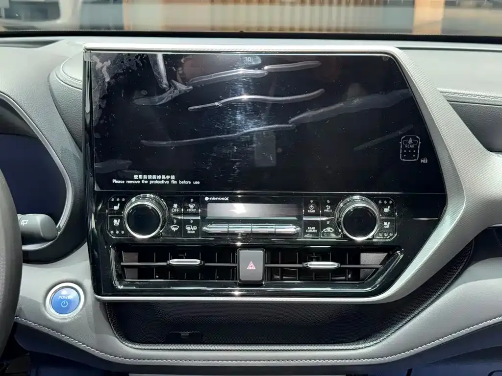 Toyota Highlander — фото 10