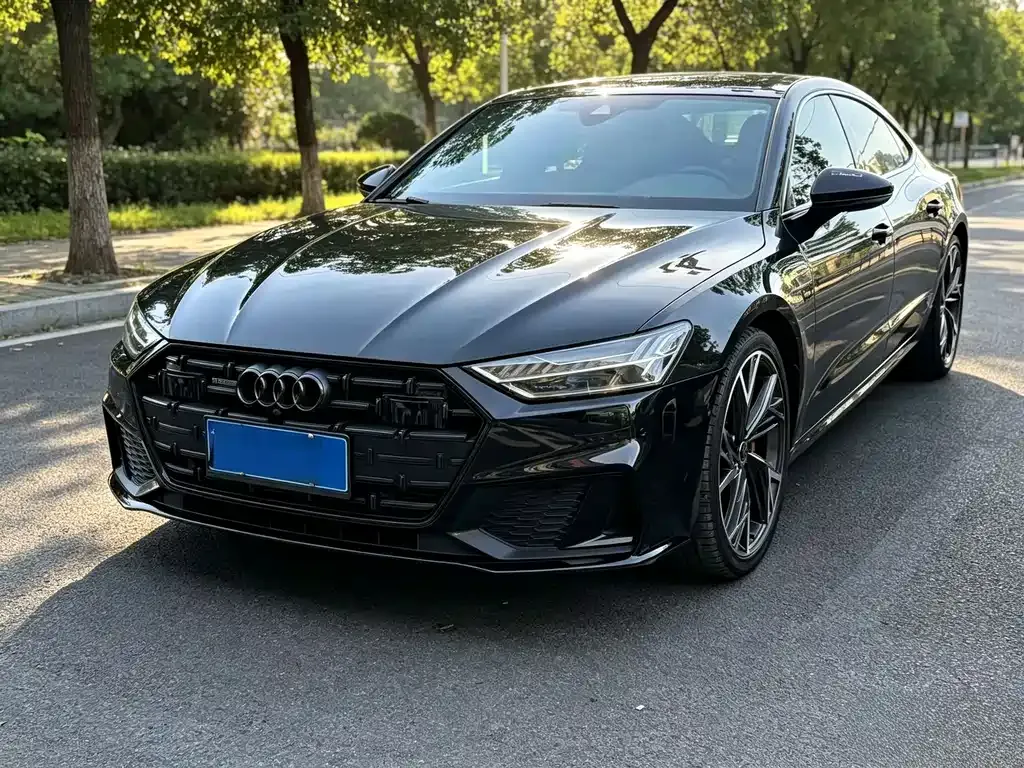 Audi A7L — фото 1