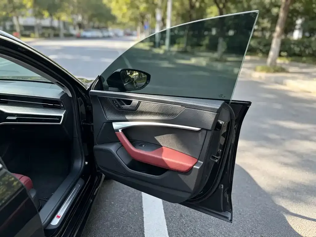 Audi A7L — фото 6