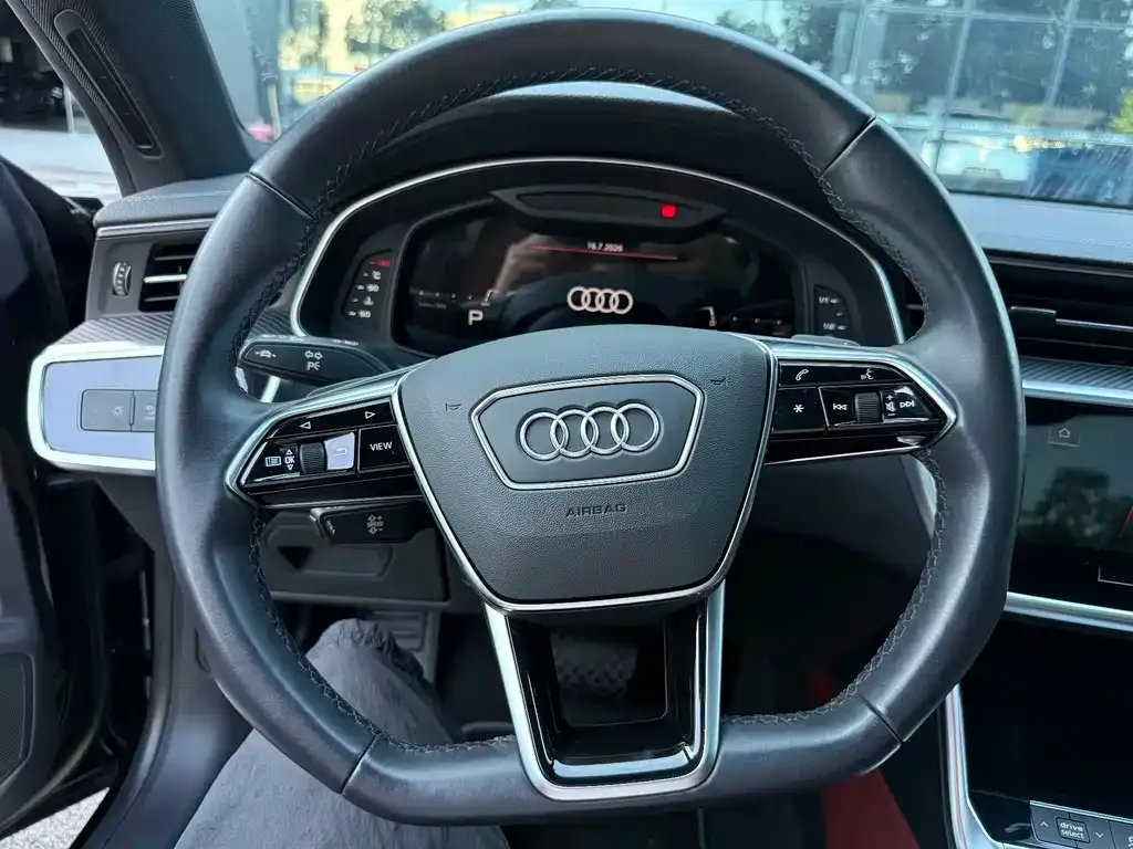 Audi A7L — фото 2