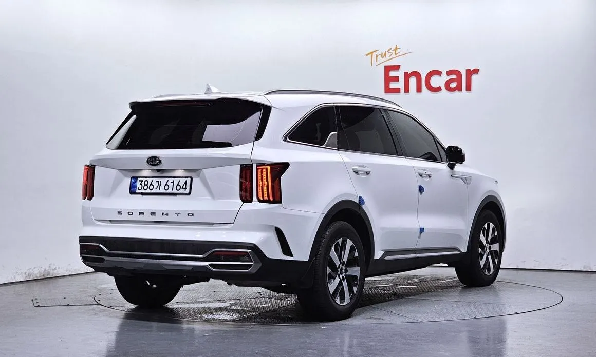 Kia Sorento — фото 8