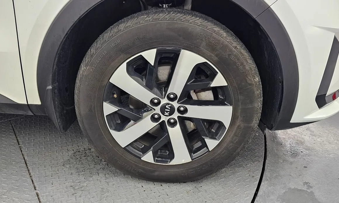 Kia Sorento — фото 10