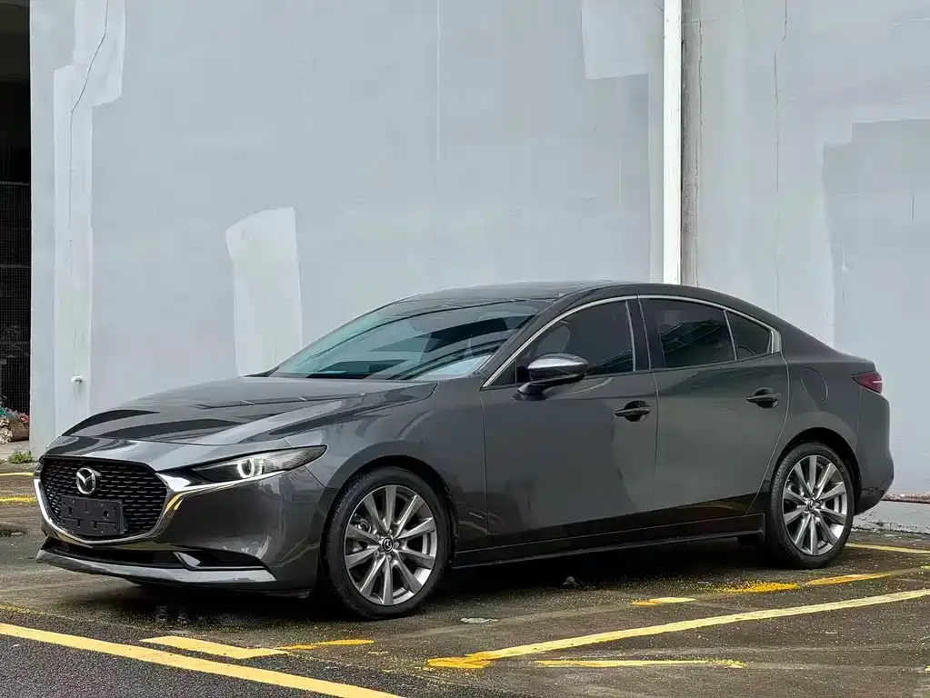 Mazda 3 Axela — фото 1
