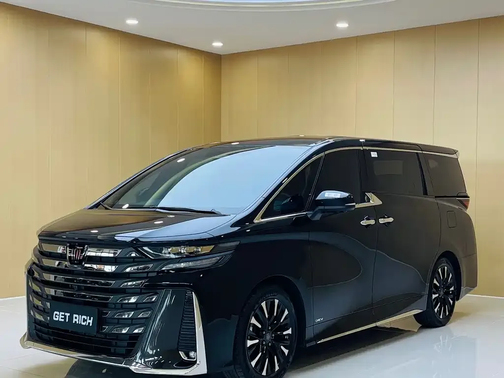 Toyota Vellfire — фото 1