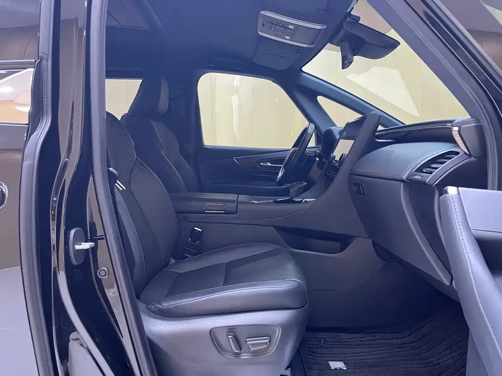 Toyota Vellfire — фото 10