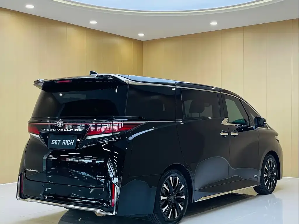 Toyota Vellfire — фото 3