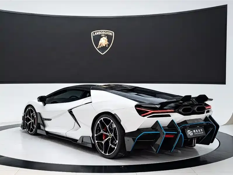 Lamborghini Revuelto — фото 3