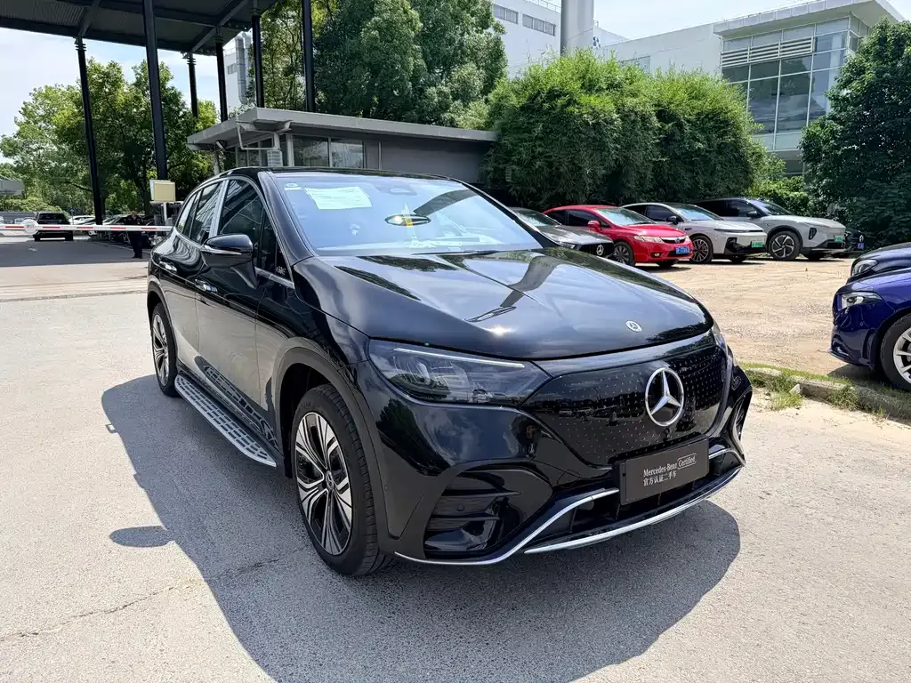 Mercedes-Benz EQE SUV — фото 6