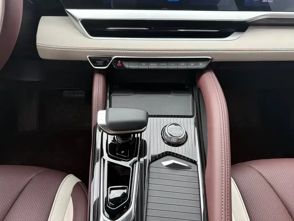 Geely Xingyue L 2024 из CN, фото 6