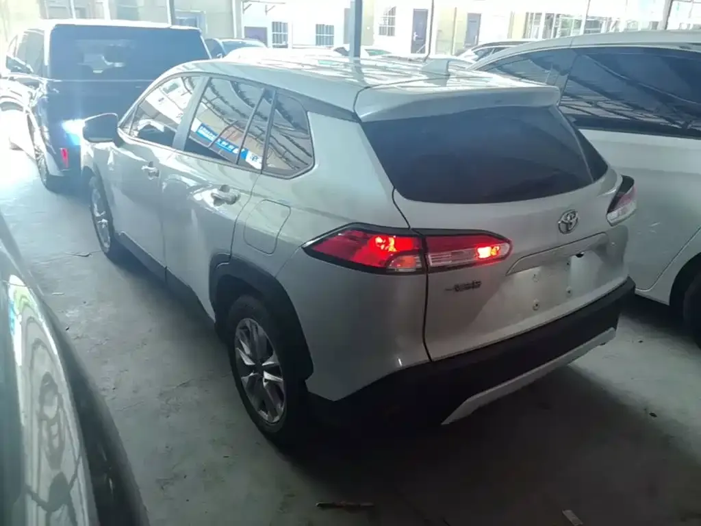 Toyota Corolla Cross — фото 10