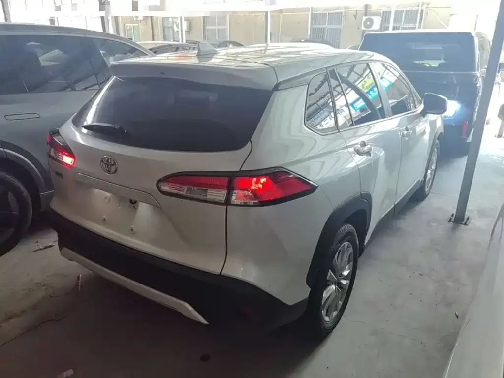 Toyota Corolla Cross — фото 8