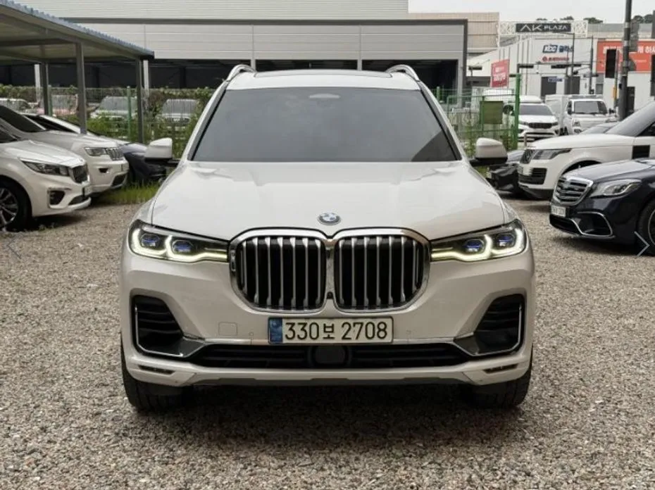 BMW X7 — фото 1