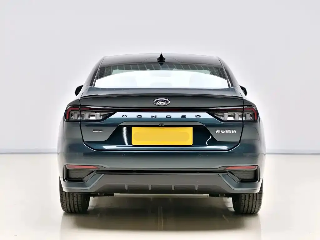 Ford Mondeo — фото 10