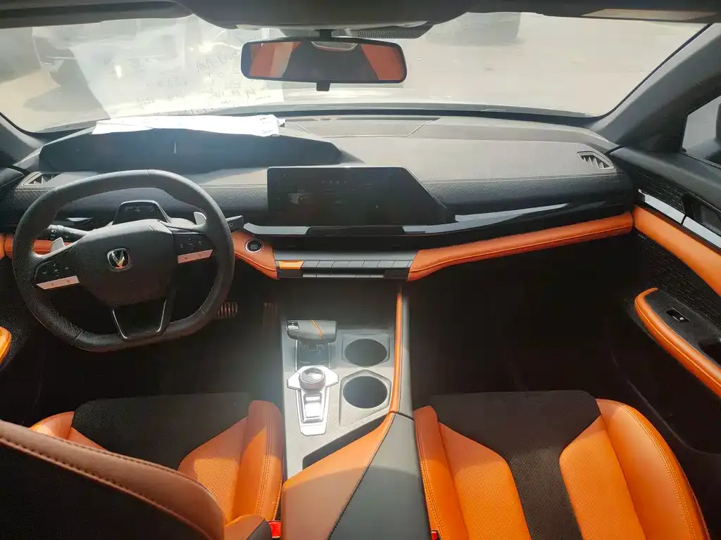 Changan UNI-V — фото 3