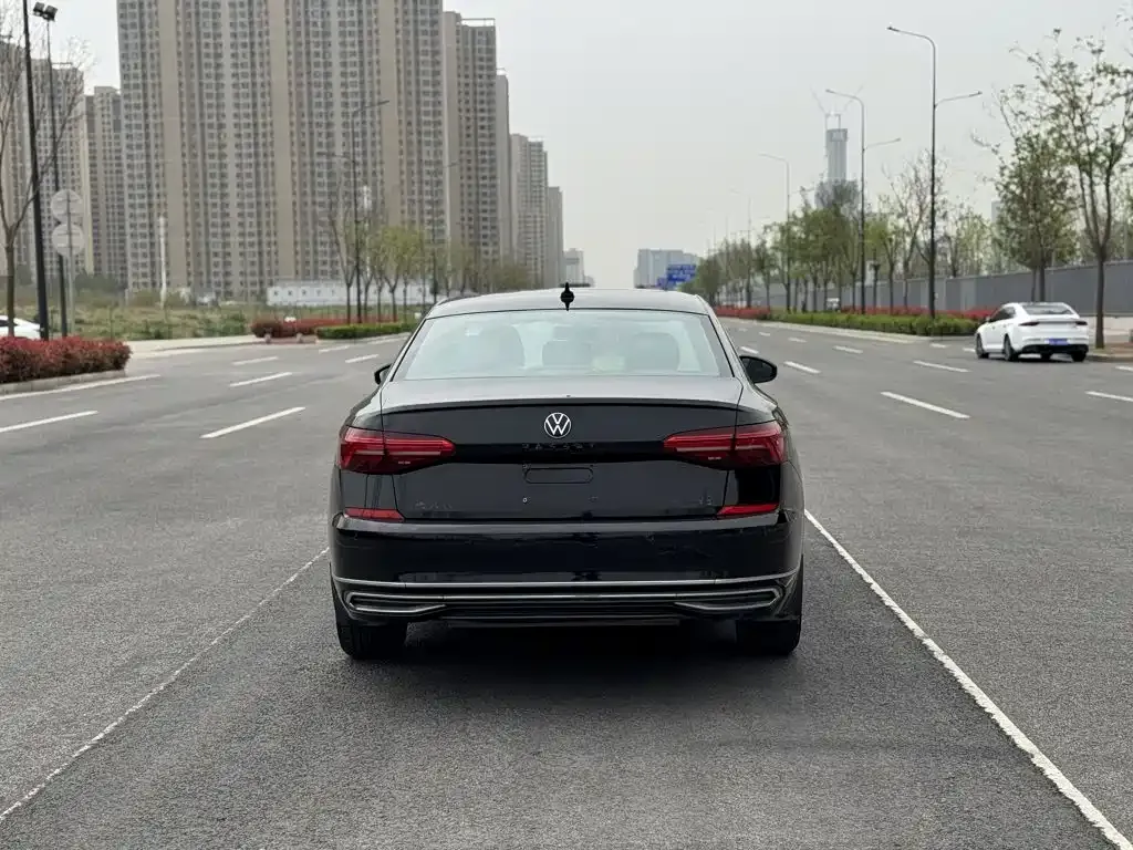 Volkswagen Passat — фото 6