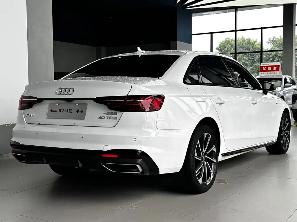 Audi A4L — фото 3
