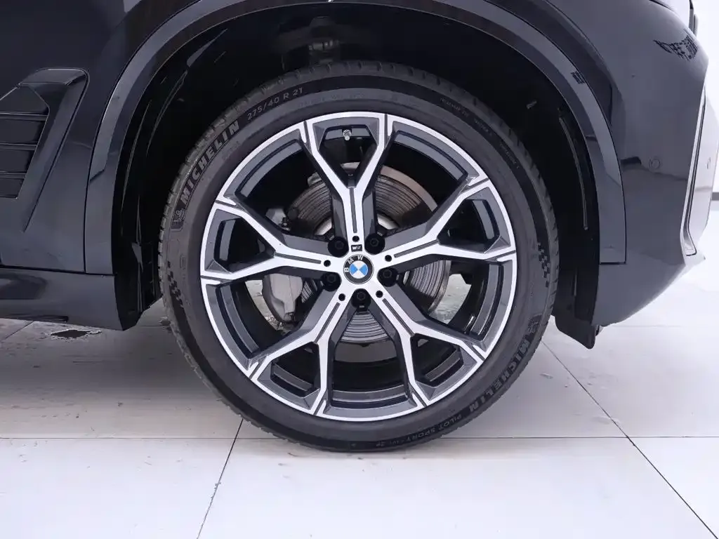 BMW X5 — фото 9