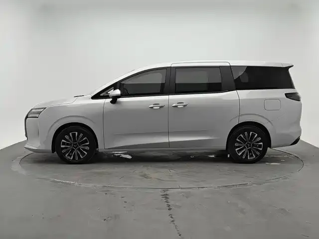Wuling Starlight 730 New Energy — фото 2