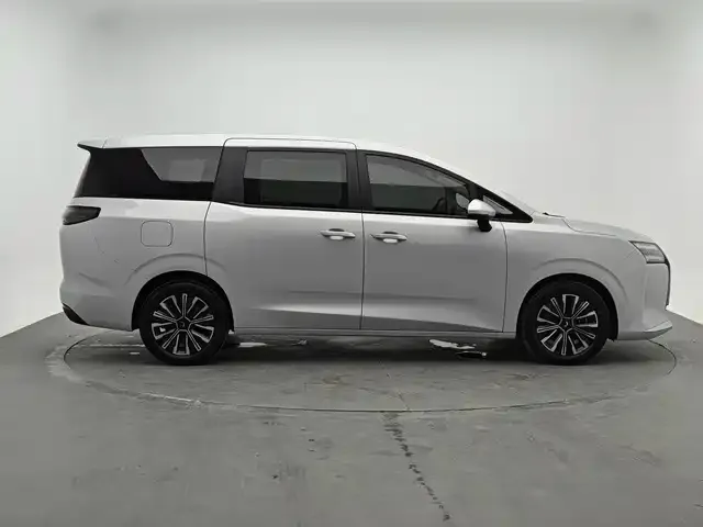 Wuling Starlight 730 New Energy — фото 3
