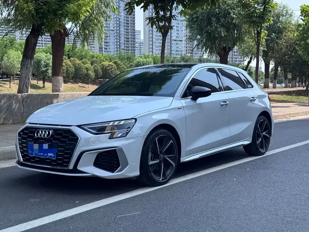 Audi A3 — фото 1