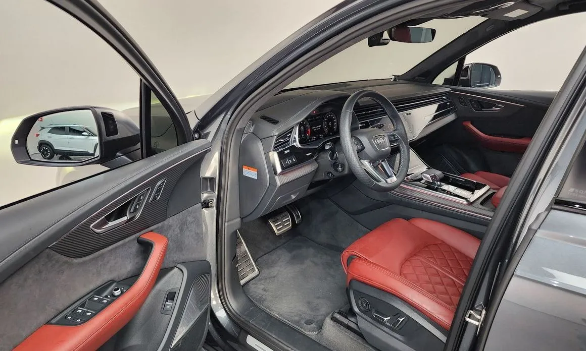 Audi SQ7 2025 из KR, фото 2