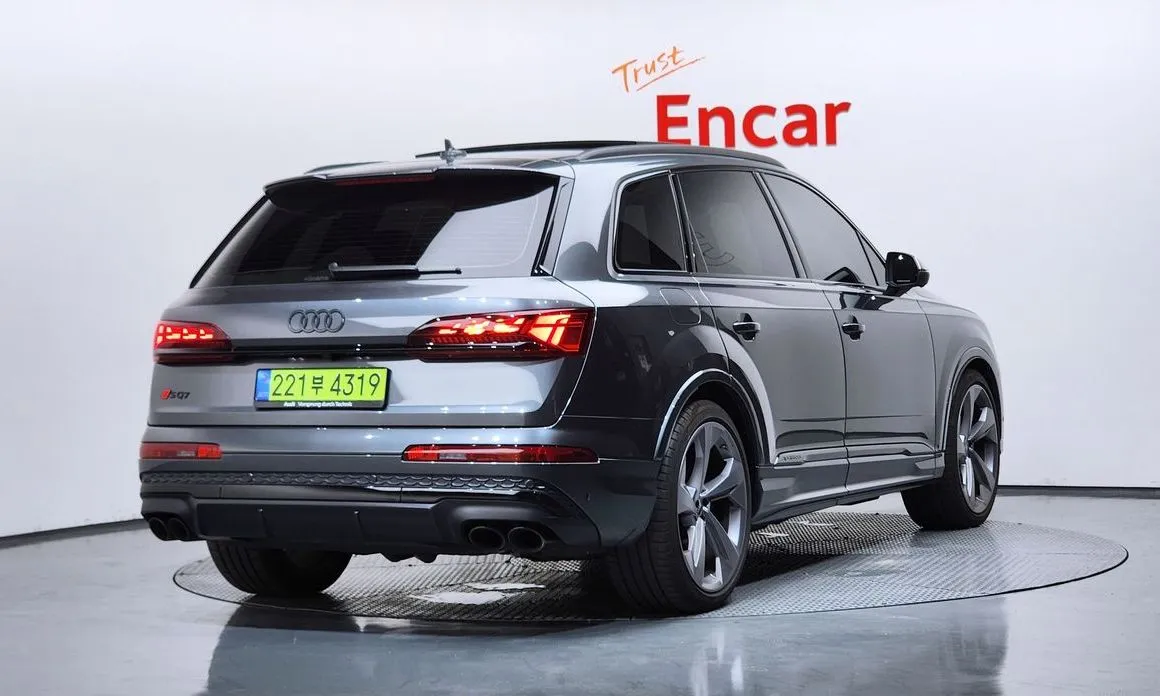 Audi SQ7 2025 из KR, фото 5