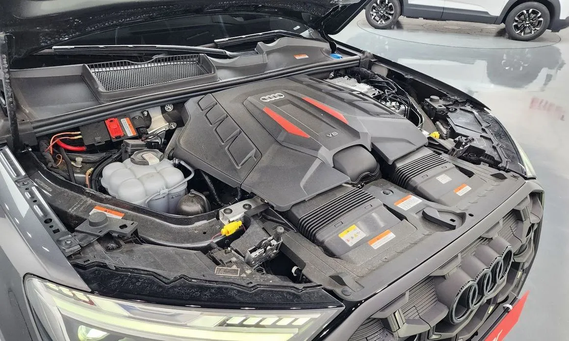 Audi SQ7 2025 из KR, фото 8