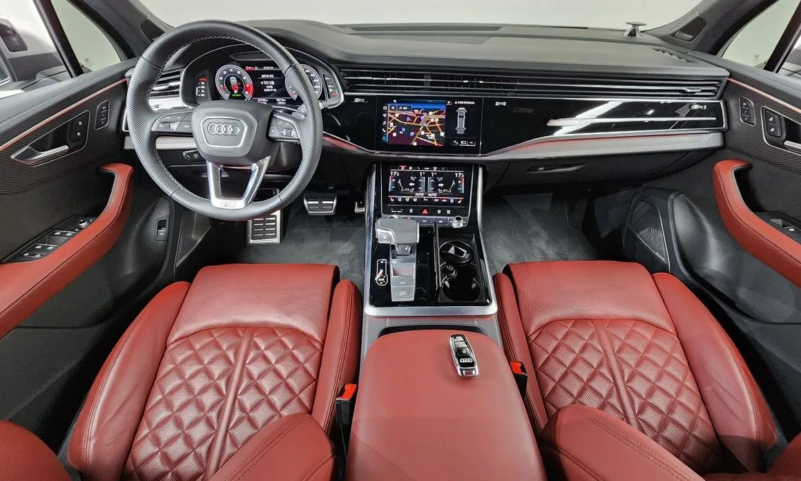 Audi SQ7 2025 из KR, фото 10