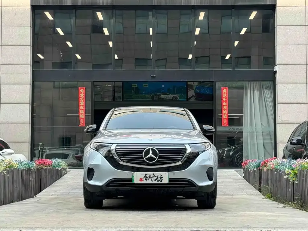 Mercedes-Benz EQC — фото 4