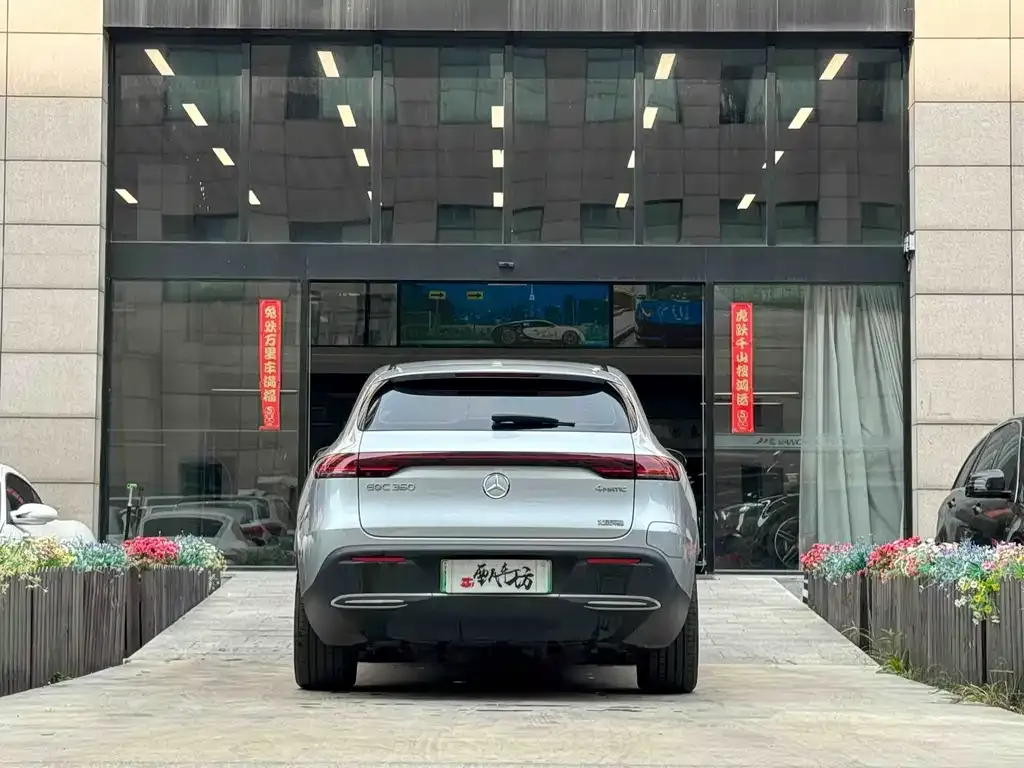 Mercedes-Benz EQC — фото 2