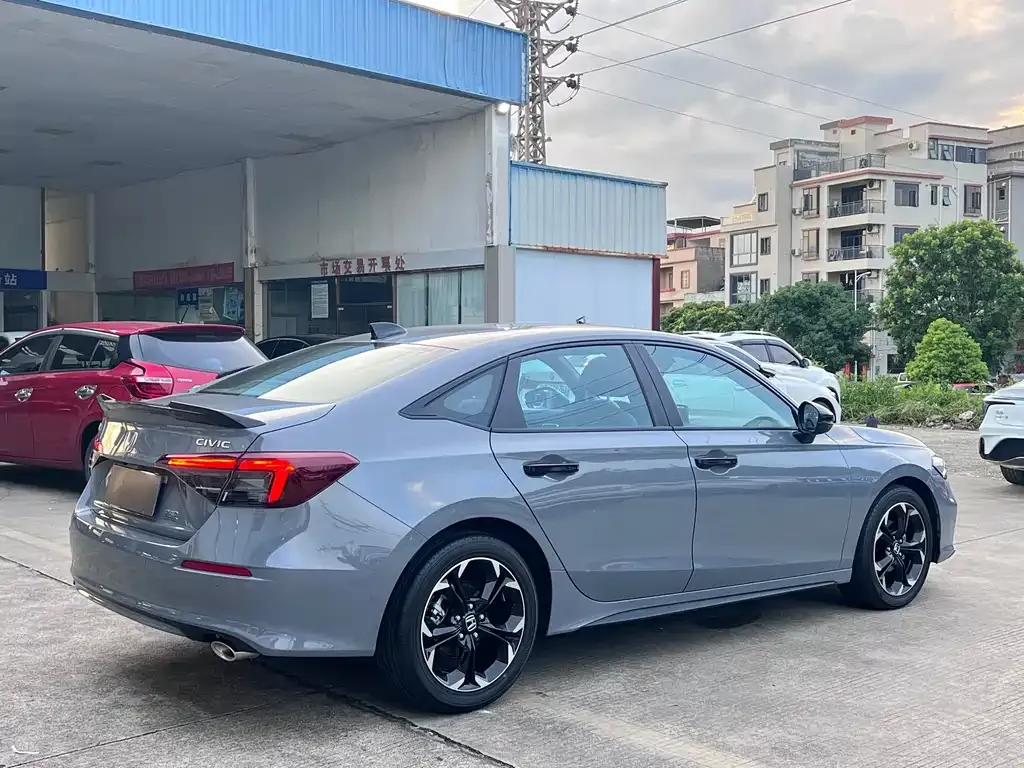 Honda Civic — фото 8