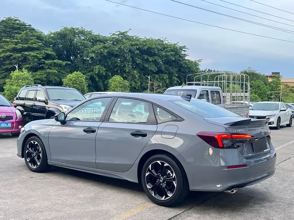 Honda Civic — фото 5