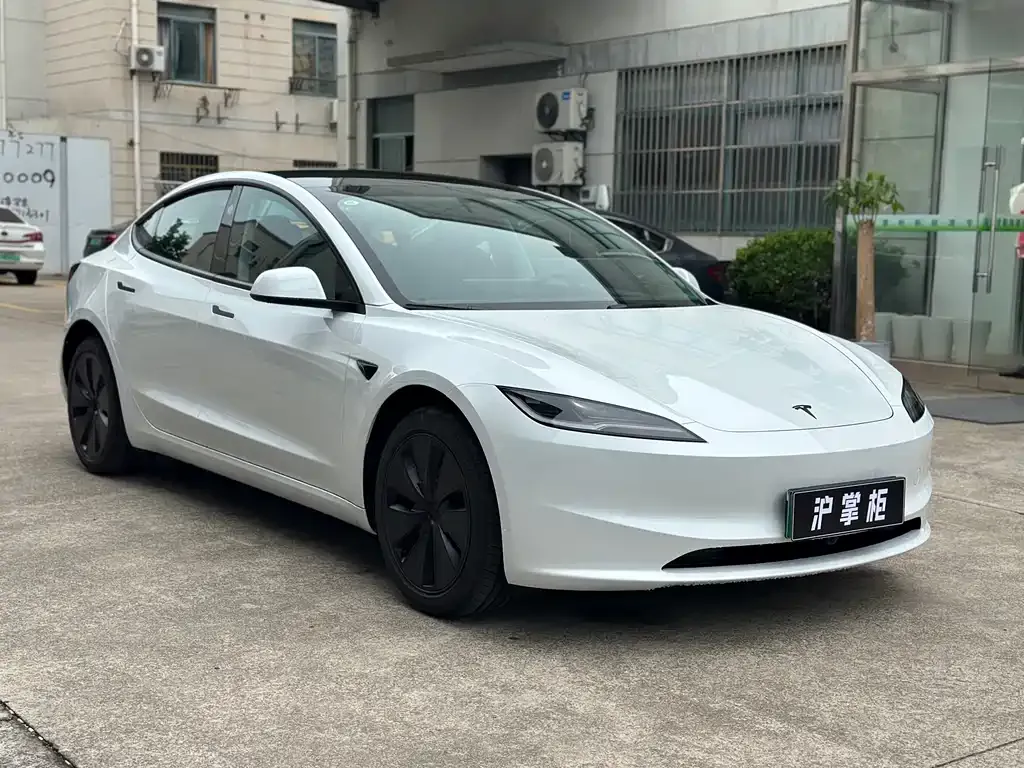 Tesla Model 3 — фото 6