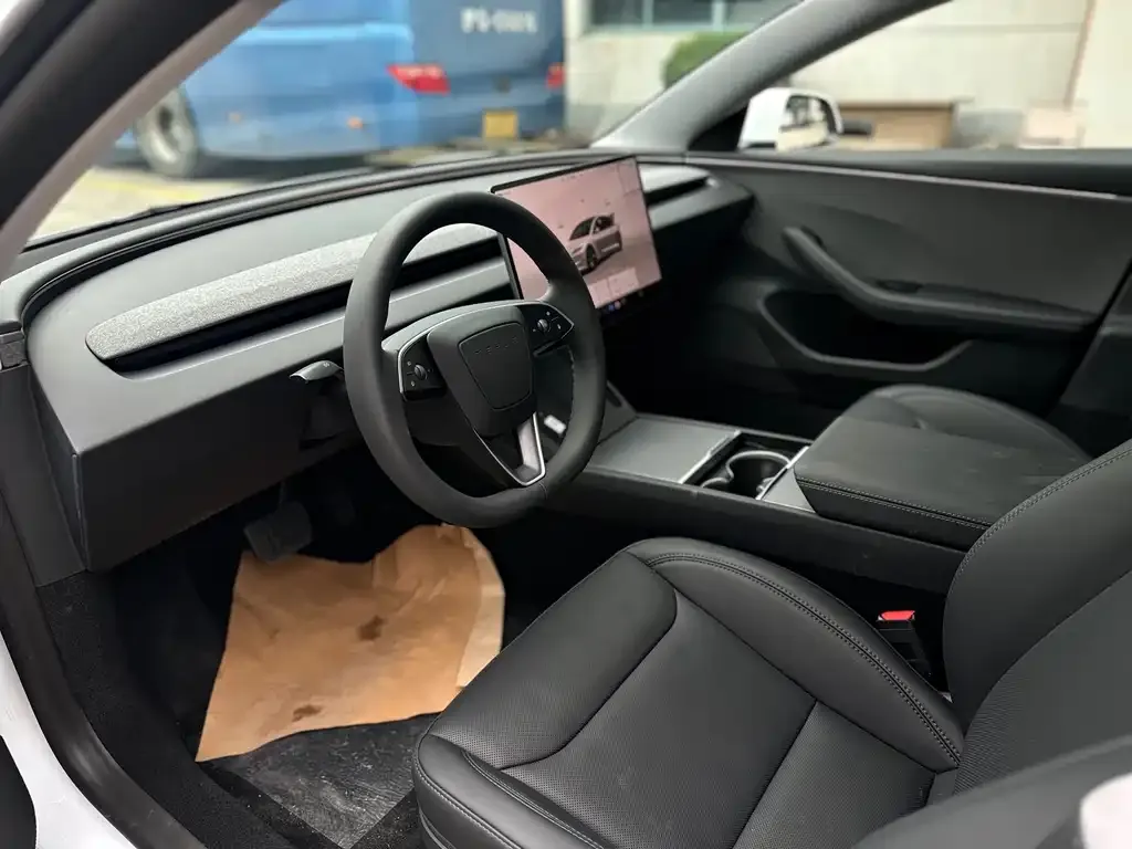 Tesla Model 3 — фото 2