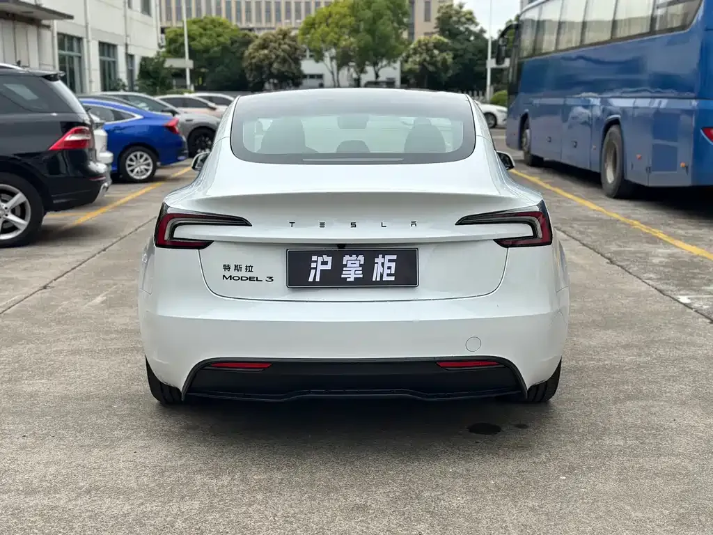 Tesla Model 3 — фото 5