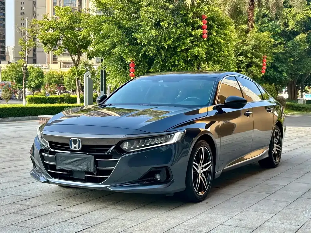Honda Accord — фото 1