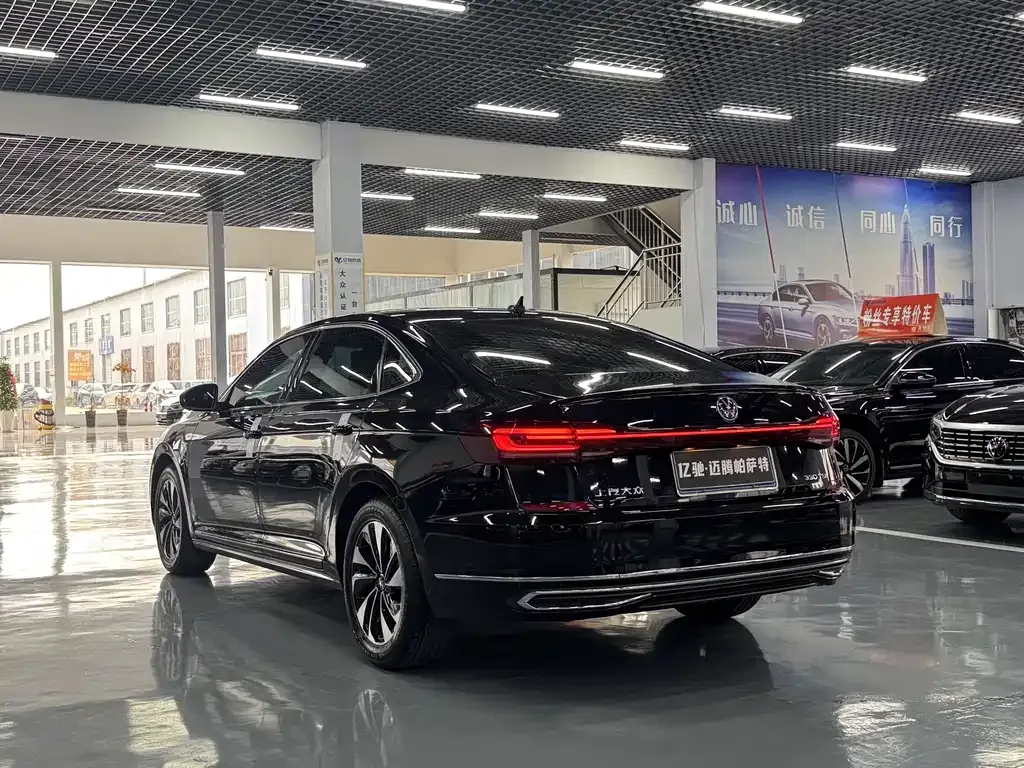 Volkswagen Passat — фото 7