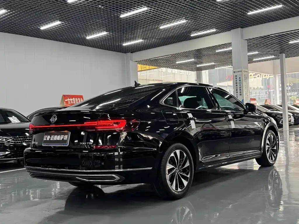 Volkswagen Passat — фото 6