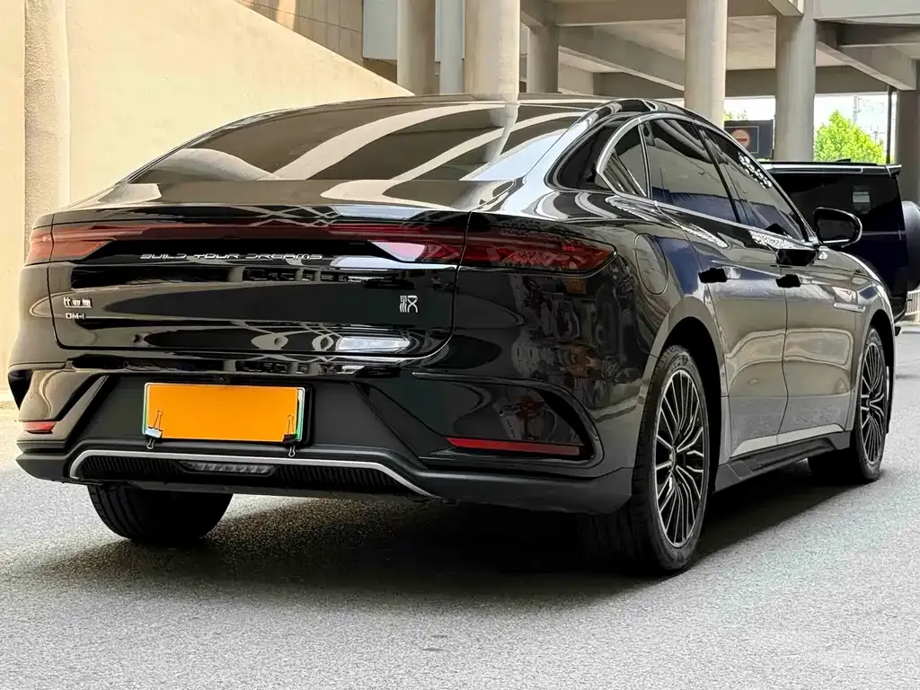 BYD Han — фото 9