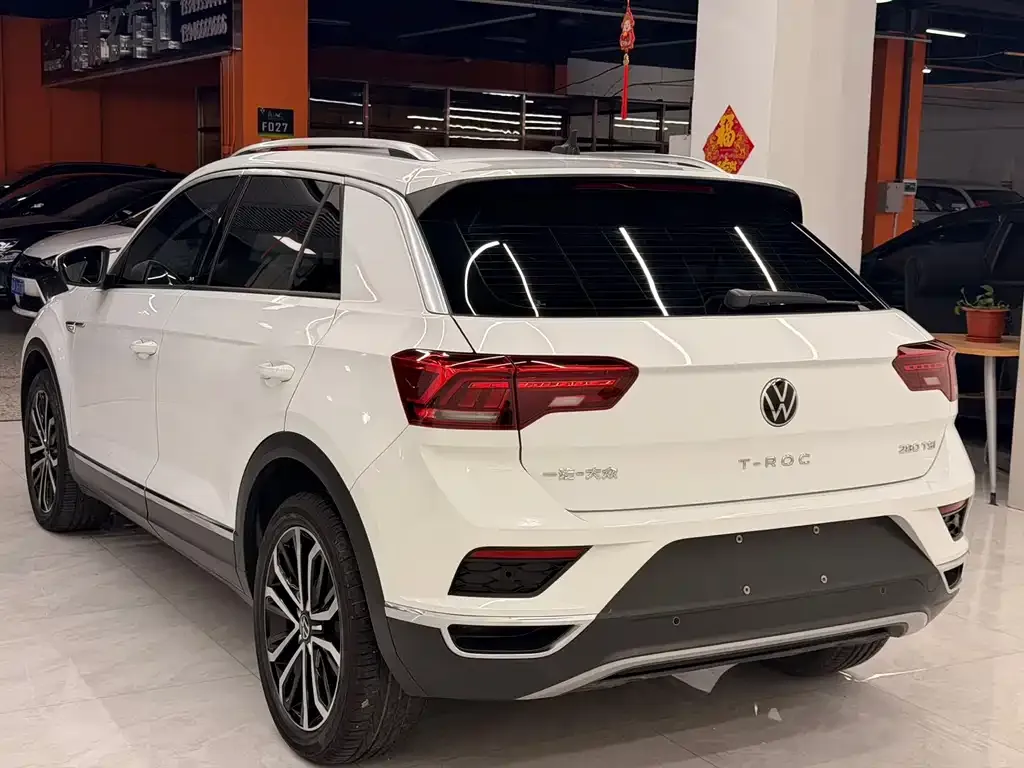 Volkswagen T-Roc — фото 5