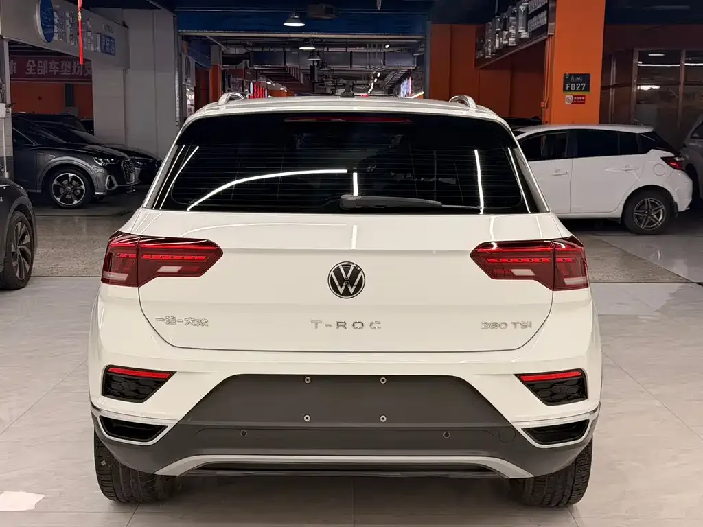 Volkswagen T-Roc — фото 8