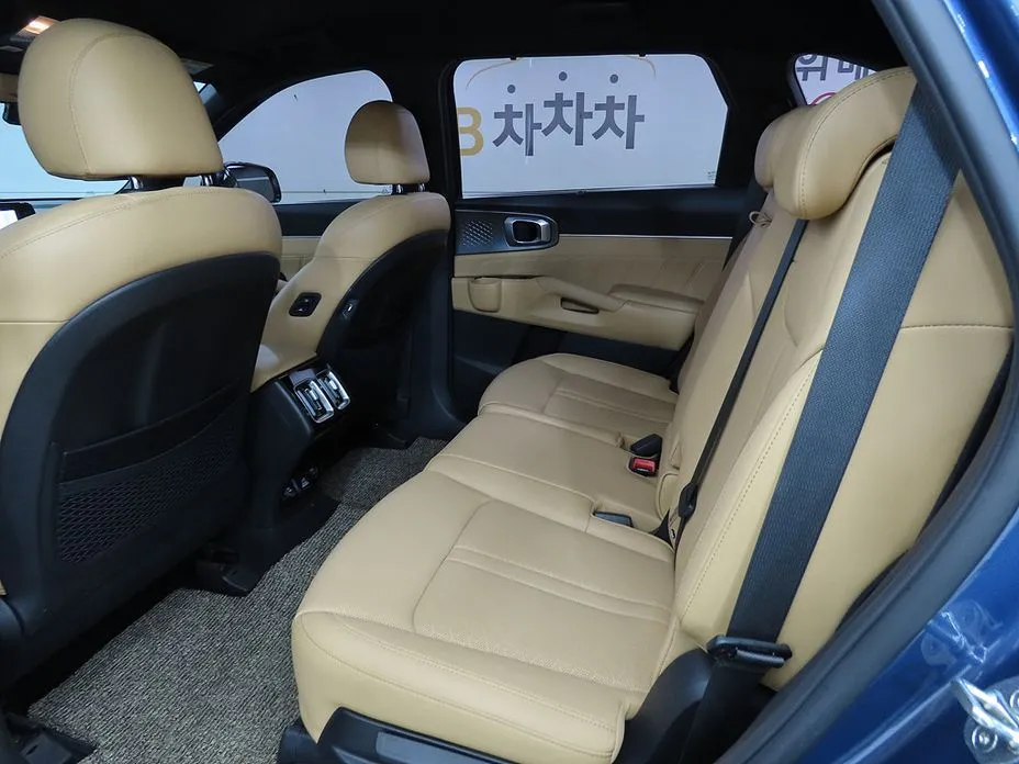 Kia Sorento — фото 8