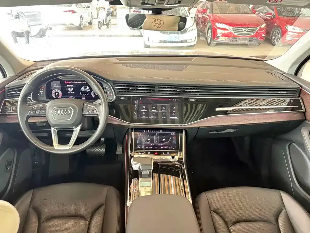 Audi Q7 2024 из CN, фото 7