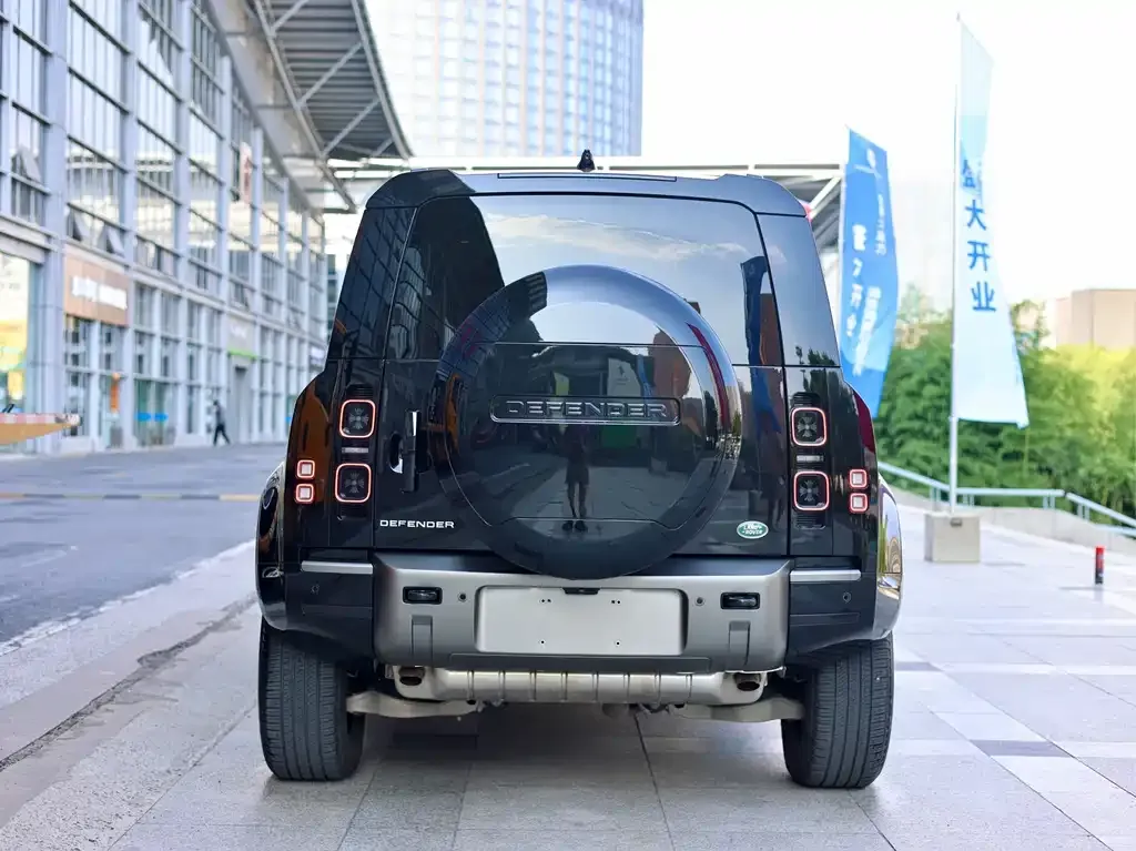 Land Rover Defender — фото 10