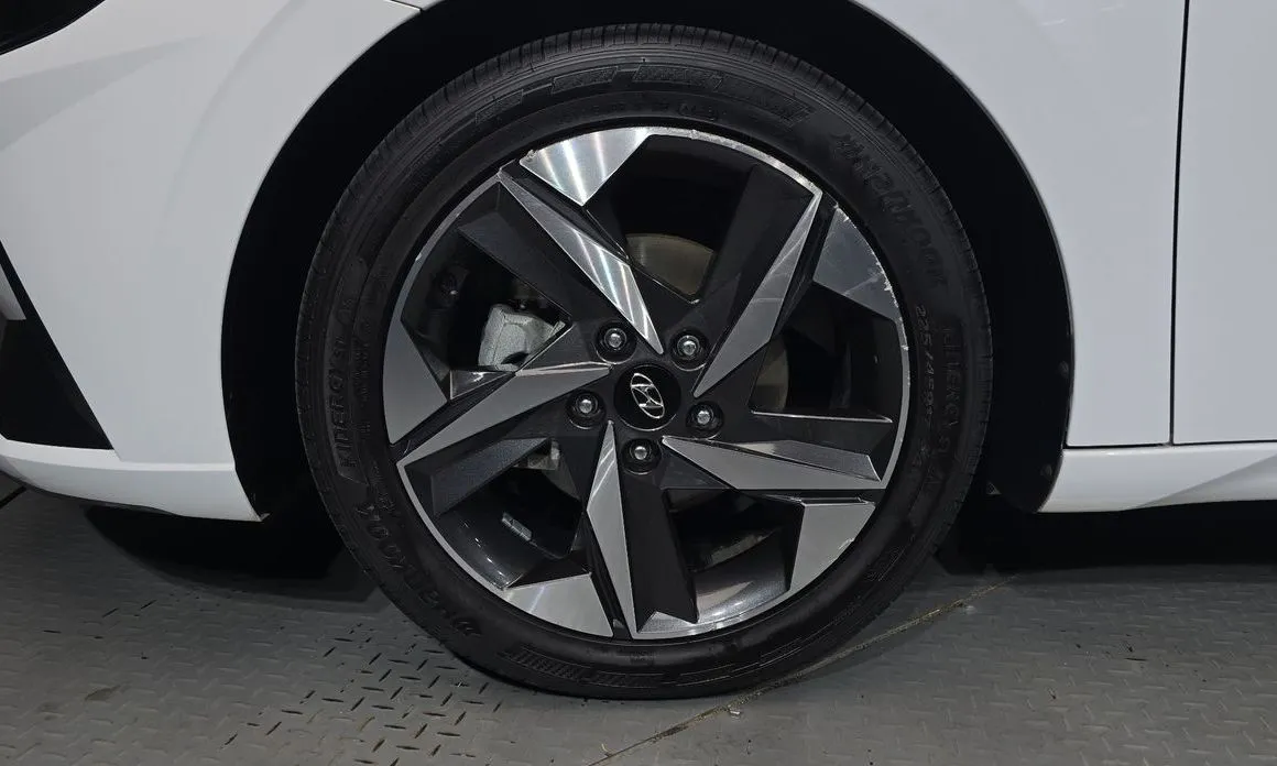 Hyundai AVANTE — фото 8